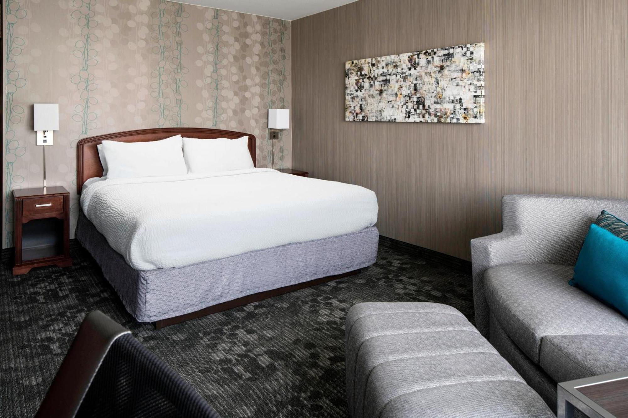 Courtyard By Marriott Seattle Federal Way Hotel Exterior photo