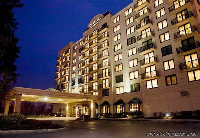 Courtyard By Marriott Seattle Federal Way Hotel Exterior photo