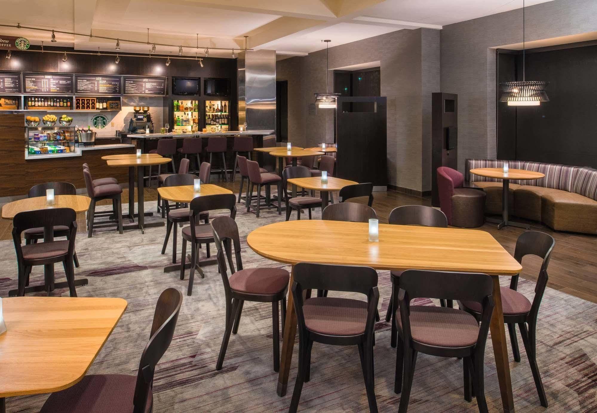 Courtyard By Marriott Seattle Federal Way Hotel Exterior photo